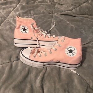 converse platformed pink